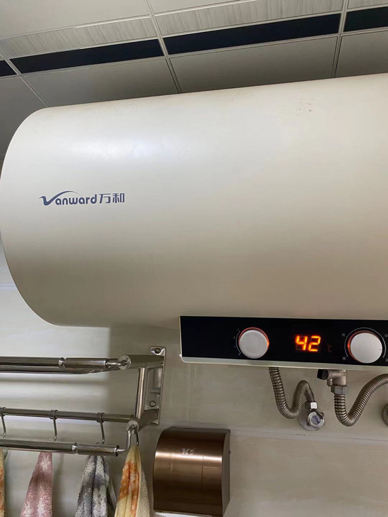 万和电热水器60L，2800元买的，很少使...