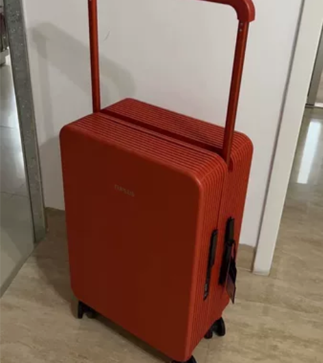 全新途加行李箱,正品低价转让吊牌还在,质量...