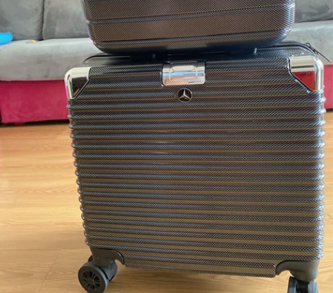 梅赛德斯奔驰旅行箱加洗漱箱套装，4s店正品...