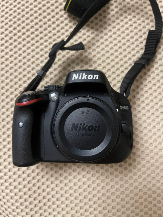 尼康D5100机身