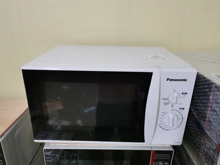 松下微波炉NN-GM333W转盘式23L旋...
