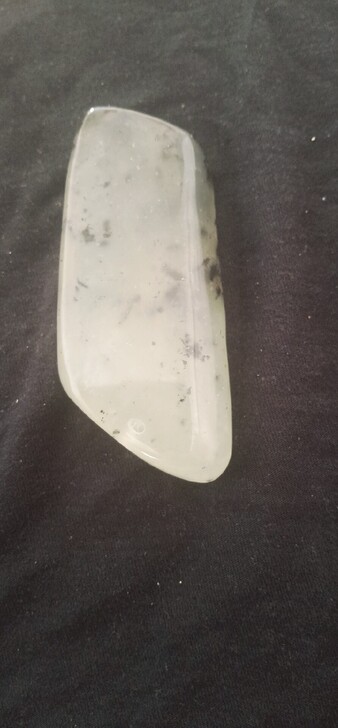 岫岩天然俏色岫玉水墨丹青，手把石，20元包...