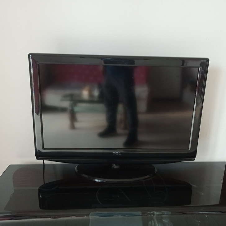 TCL32寸液晶电视机低价处理