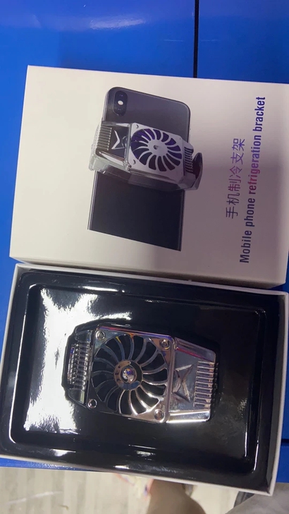 出一对手机风冷散热背夹 全新未拆封 一副冰...