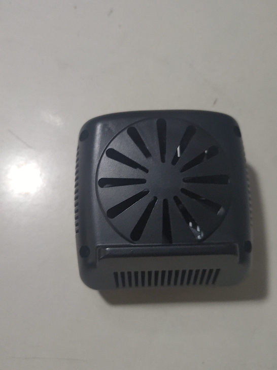 半导体散热背夹（跟黑鲨冰封背夹原理相同）