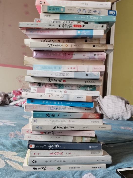 买小说,大部分都挺新,还有一些花火的杂志,...