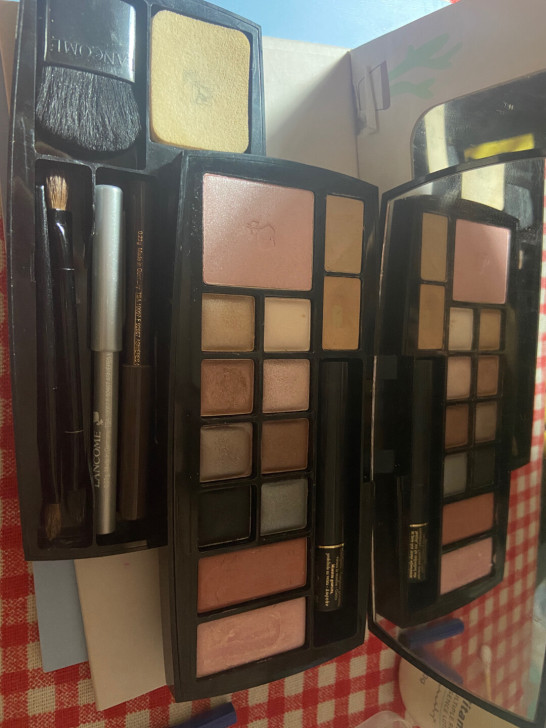 兰蔻套盒粉饼高光眼线腮红唇线笔眼影睫毛膏遮...