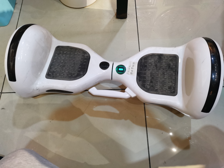 电动平衡车！体感车！24公分轮子，比较大，...