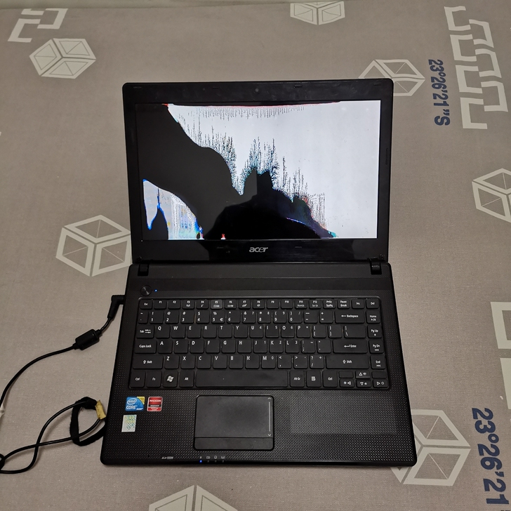 Acer 4738碎屏机，带电源，没电池和...