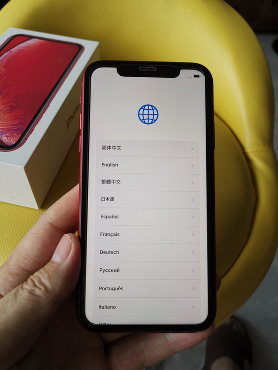 苹果XR。128G。红色。国行。双卡。无拆...