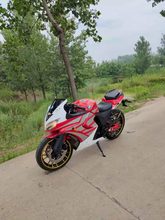 精品宝马款北极光到货,九成新液晶表六速,全...