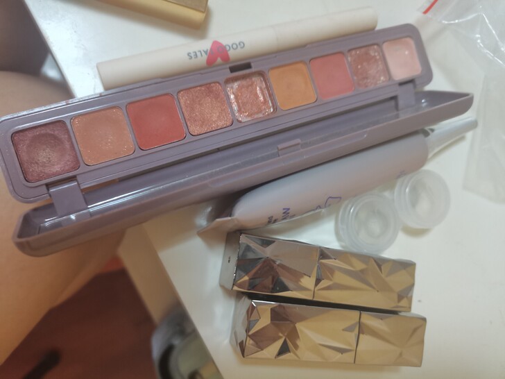 口红，高光，眼影，眼线，BB霜，有九新，有...