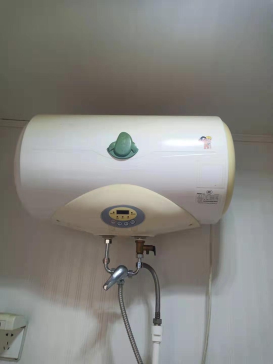 热水器，搬家急卖。