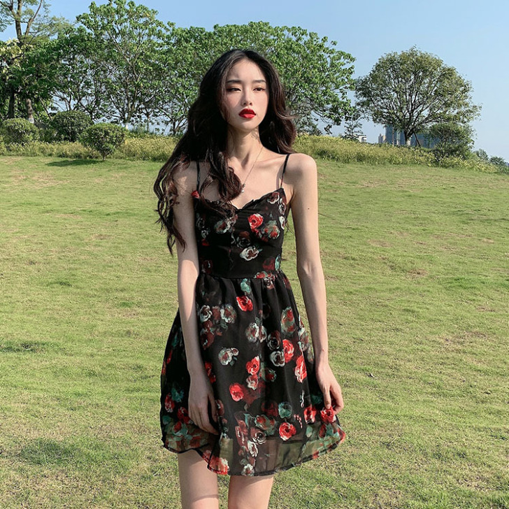 法式小碎花设计感小众吊带连衣裙赫本风小个子...