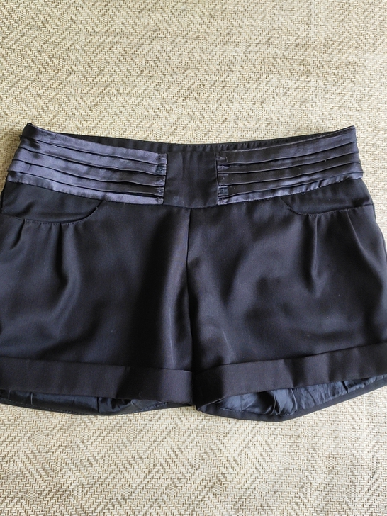 短裤女夏西装短裤宽松显瘦薄款阔腿黑色西装面...