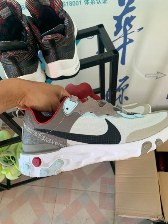 Nike运动鞋,尺码43、169包邮。 穿...