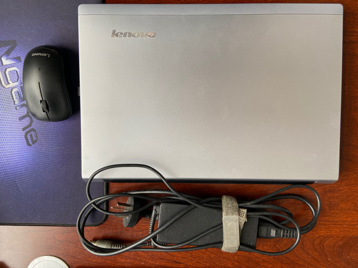 家里两台电脑出其中一台，联想V480S，三...