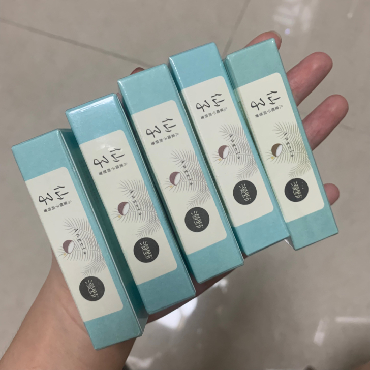全新漫野椰子唇膏秒杀