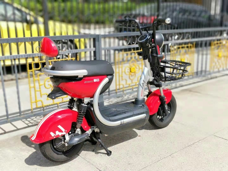 新日电动车,二手电动车,车况完美没破损没划...