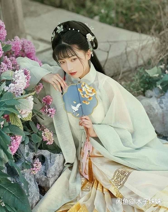出/换汉服合集  花朝记山有扶苏点朱燕居图...