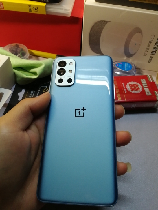 一加9r 8-256成色95新才买一个月想...