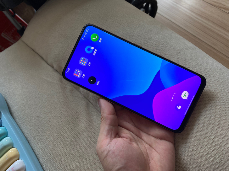 realme x手机，8+128洋葱大师版...