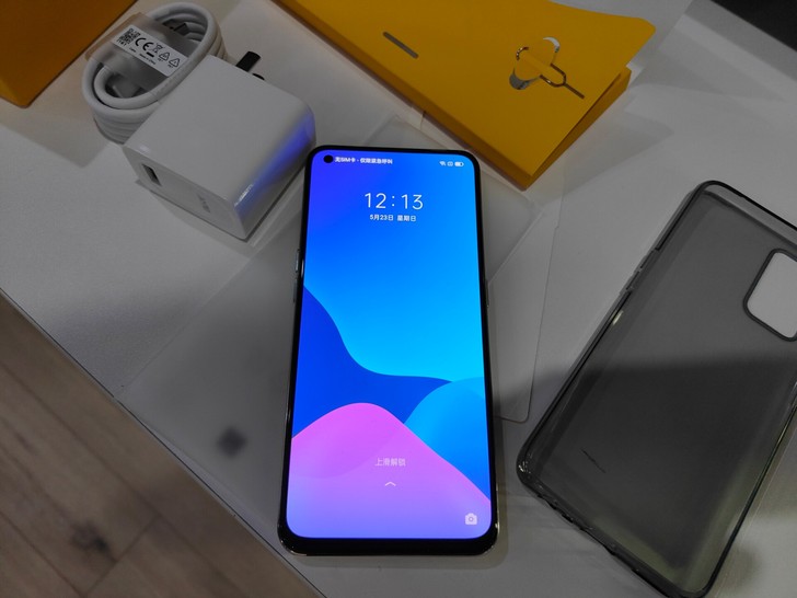 几乎全新仅拆封 realme 真我 Q3 ...