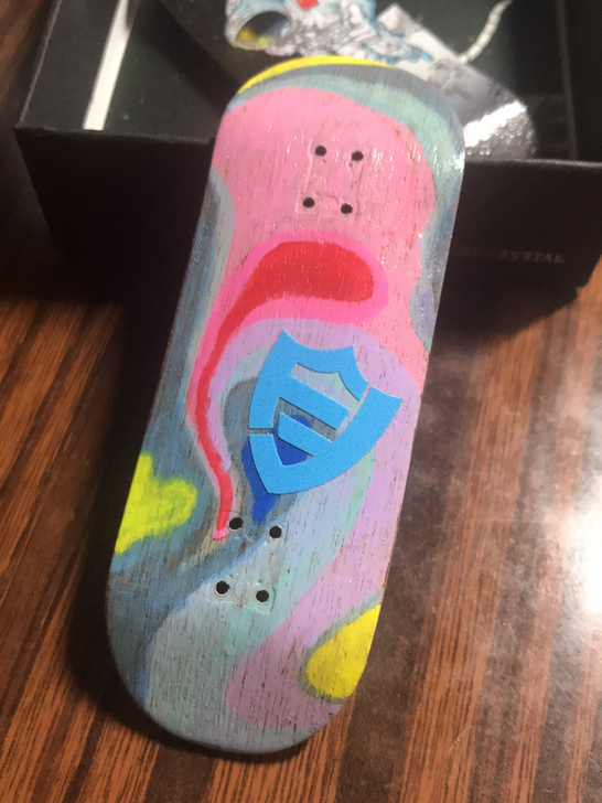 手指滑板：手绘板面