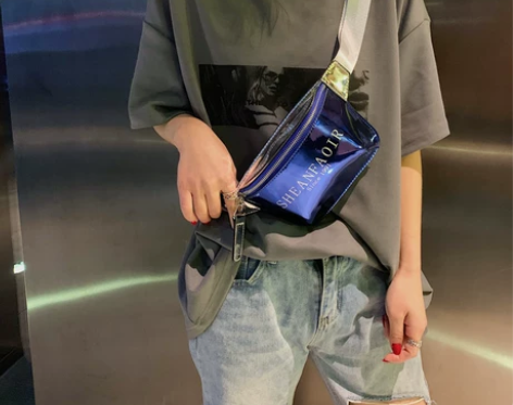网红胸包女2021夏季新款韩版时尚镭射单肩...
