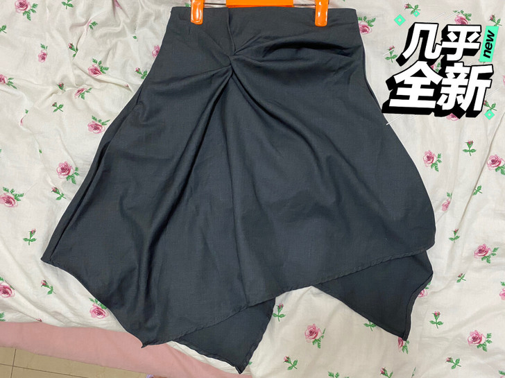 夏天深灰色不规则高腰女短裙