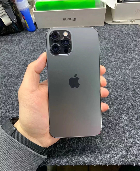 低价出 苹果12pro 石墨色 256G