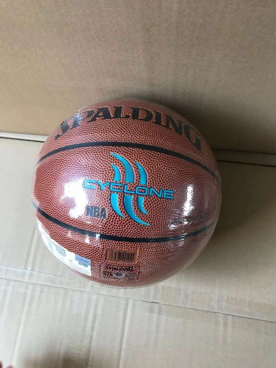 59处理闲置全新未拆封斯伯丁篮球 74##...
