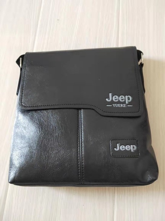 全新男包！剩余不多拍下包邮！