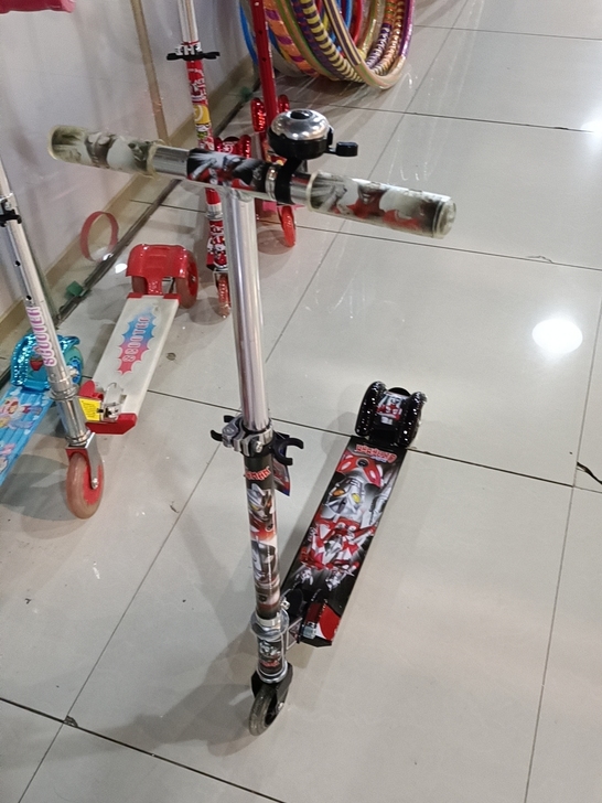 特价处理儿童滑板车，铝合金材质，折叠款，高...