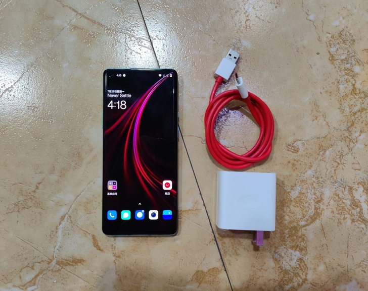 一加8pro，8+128。