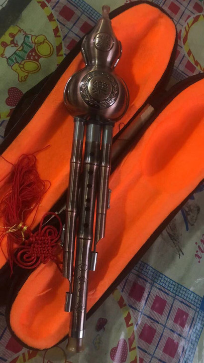 葫芦丝，家里闲置，因为喜欢买的，但是不会吹...