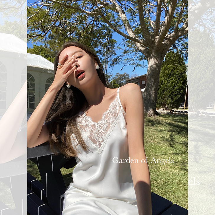 施薇靓 蕾丝拼接深V性感吊带系列醋酸连衣裙