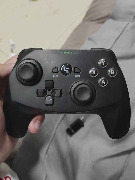 乐视手柄，买来了一直放在那吃灰。低价出