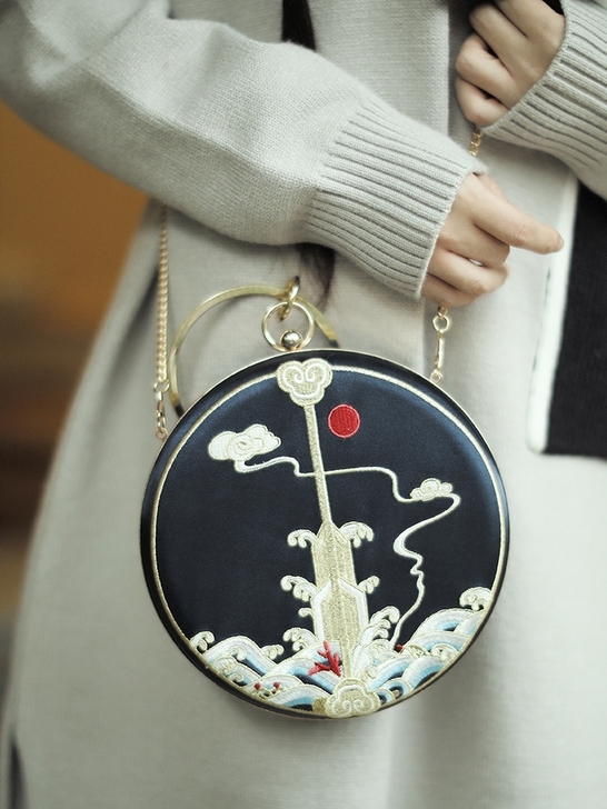 【十三余 小豆蔻儿】[海水江崖]刺绣单肩斜...