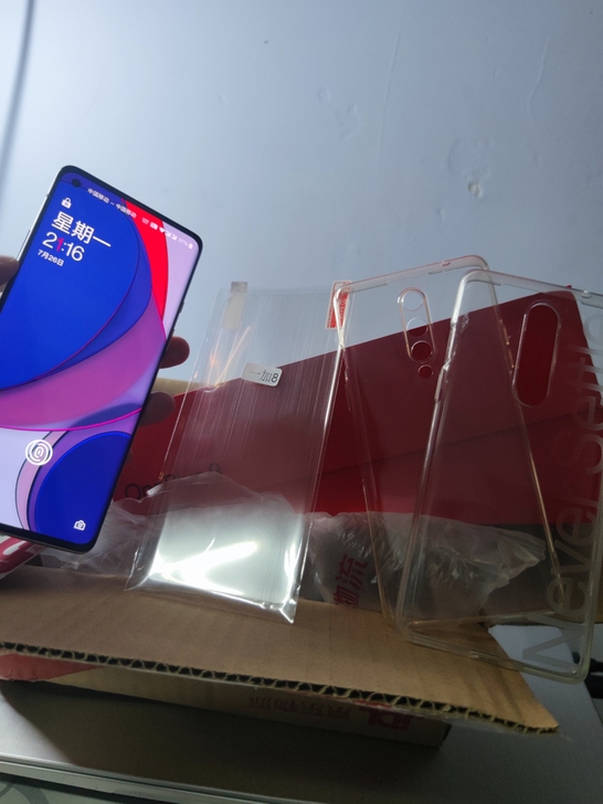 《极品一加8》  续航无敌（对比其他1+8...