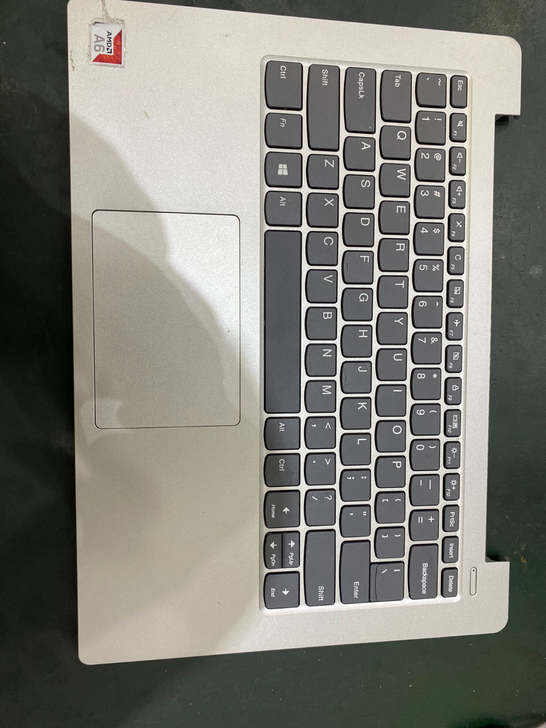联想小新潮7000-14功能正常 边角摔坏