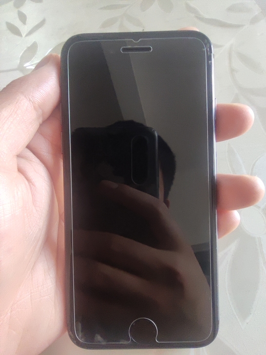 出一台iphone8 已黑解 三网