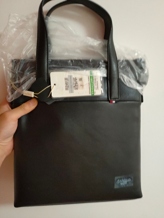 卡帝乐鳄鱼男士牛皮包 可单肩可手提