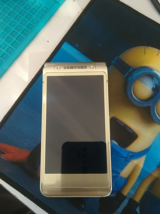 出售一台三星w2016，手机只换过后盖，别...