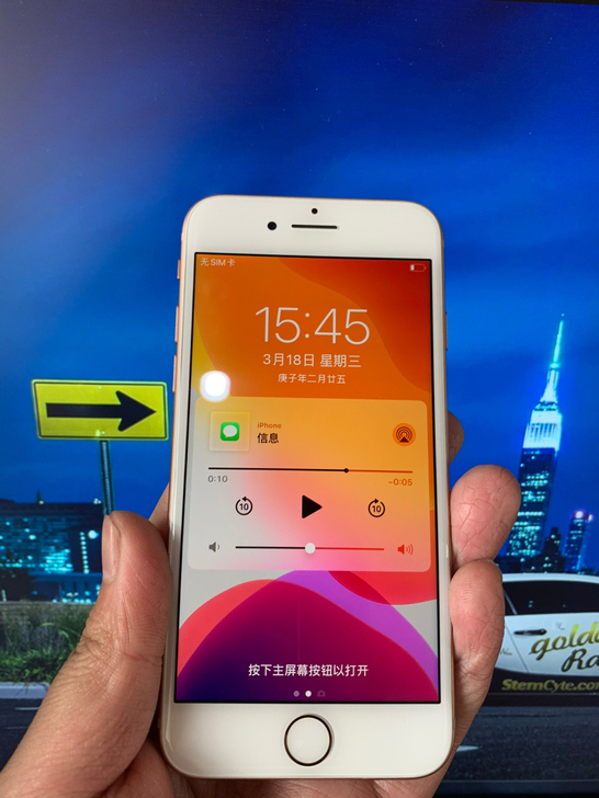 苹果8代64g iPhone8代金色 插卡...