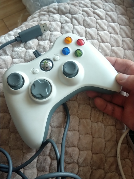 Xbox360有线游戏手柄，官方正品，成色...