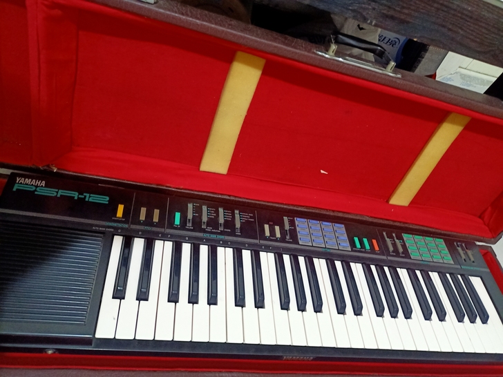 雅马哈YAMAHA PSR-12电子琴，成...