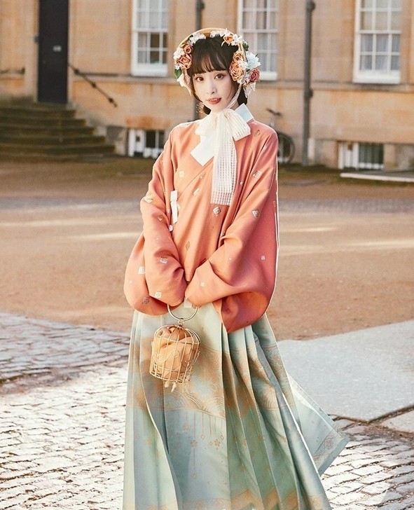 【十三余 小豆蔻儿】[花鸟行吟] 六色交领...