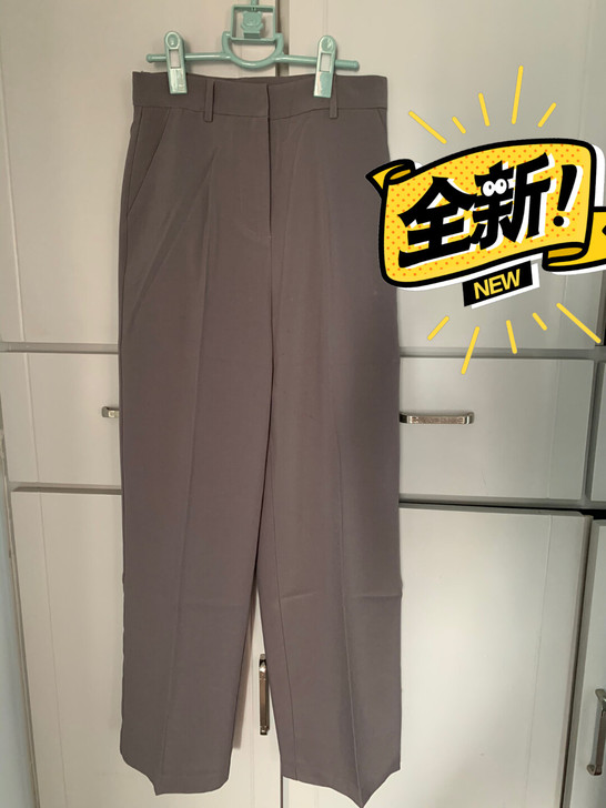 灰色直筒裤，春夏秋都能穿，全包边都是做工很...