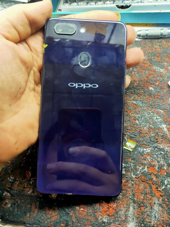 oppo   r15  6+128G  屏...